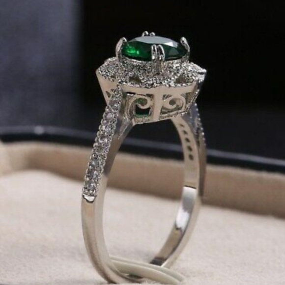 NEW 925 Sterling Silver Elegant Ring Size 6-10 - Picture 3 of 7